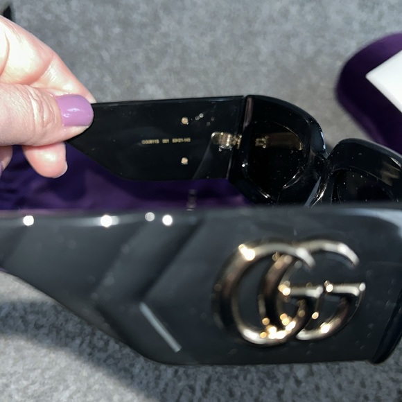 Gucci like new thick rim sunglasses - Picture 6 of 6
